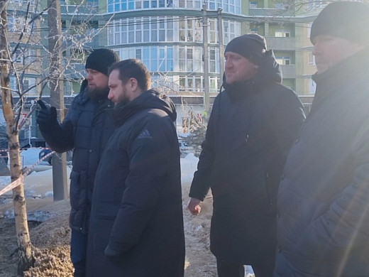Глава города Иванова выехал на место прорыва теплотрассы